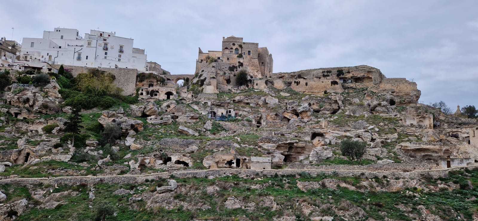 Ginosa: la sorella discreta di Matera che sogna di brillare